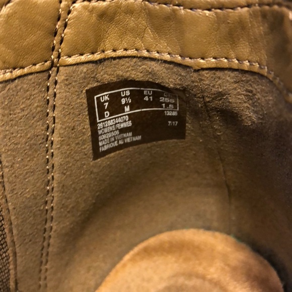 Clarks suede brown ankle booties size 9 1/2 - Picture 5 of 8